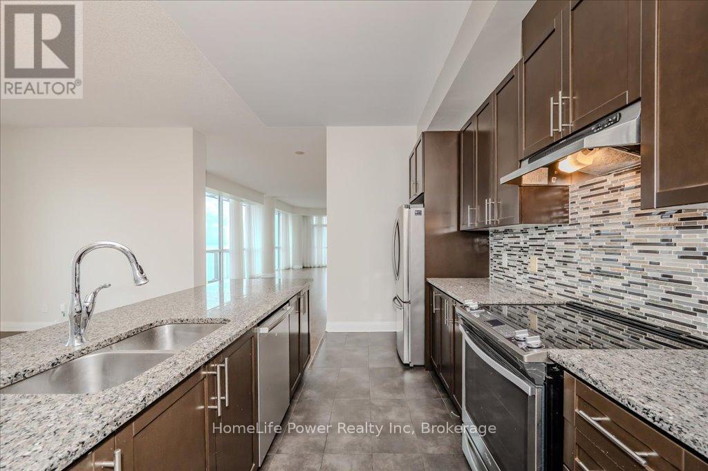 2102 - 1 Hurontario Street, Mississauga (Port Credit), ON - Indoor Photo Showing Kitchen With Double Sink With Upgraded Kitchen