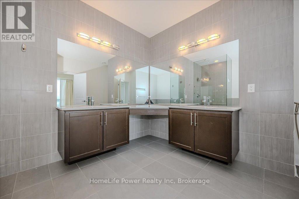 2102 - 1 Hurontario Street, Mississauga (Port Credit), ON - Indoor Photo Showing Bathroom