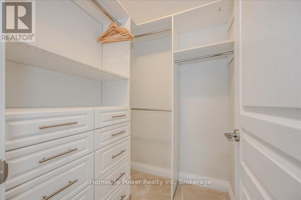 2102 - 1 Hurontario Street, Mississauga (Port Credit), ON - Indoor With Storage