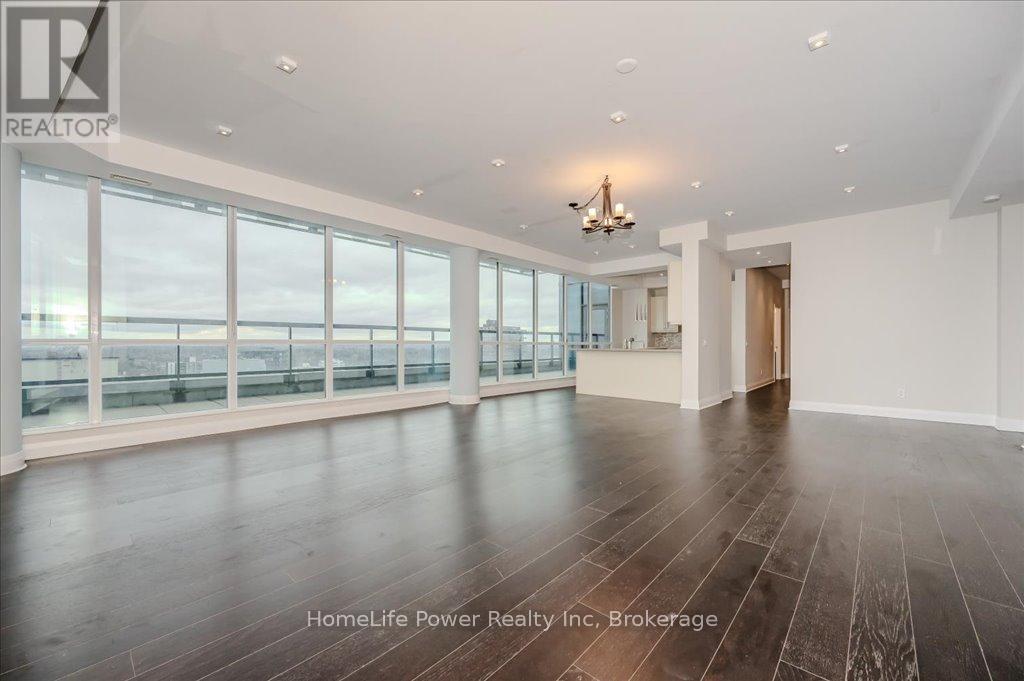 2001 - 1 Hurontario Street, Mississauga (Port Credit), ON - Indoor