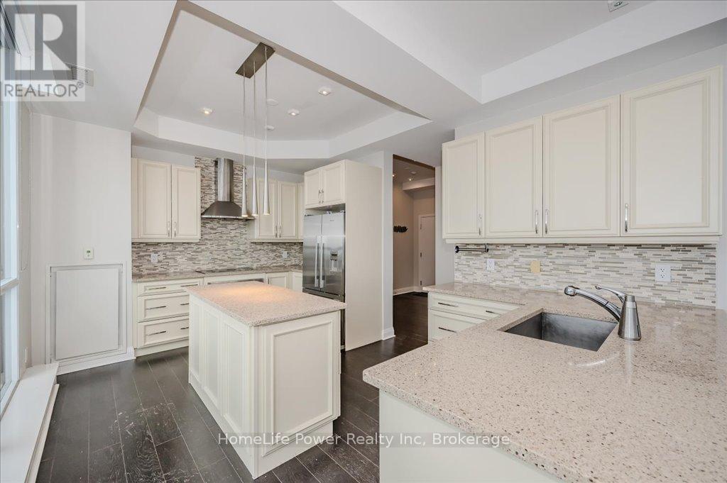 2001 - 1 Hurontario Street, Mississauga (Port Credit), ON - Indoor Photo Showing Kitchen With Upgraded Kitchen