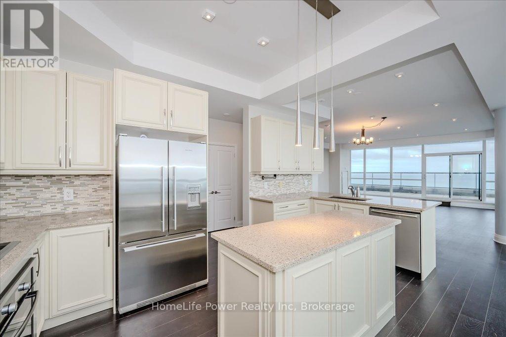 2001 - 1 Hurontario Street, Mississauga (Port Credit), ON - Indoor Photo Showing Kitchen With Upgraded Kitchen