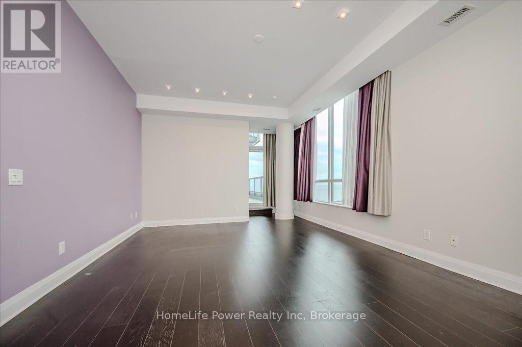 2001 - 1 Hurontario Street, Mississauga (Port Credit), ON - Indoor Photo Showing Other Room