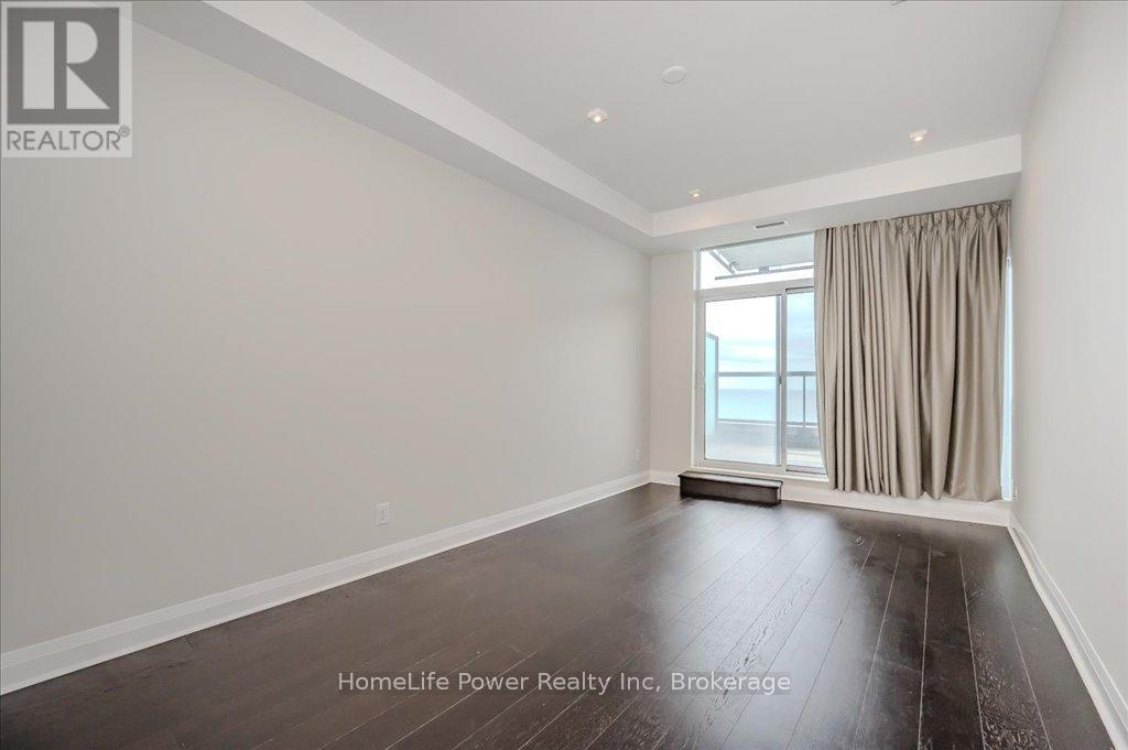 2001 - 1 Hurontario Street, Mississauga (Port Credit), ON - Indoor Photo Showing Other Room