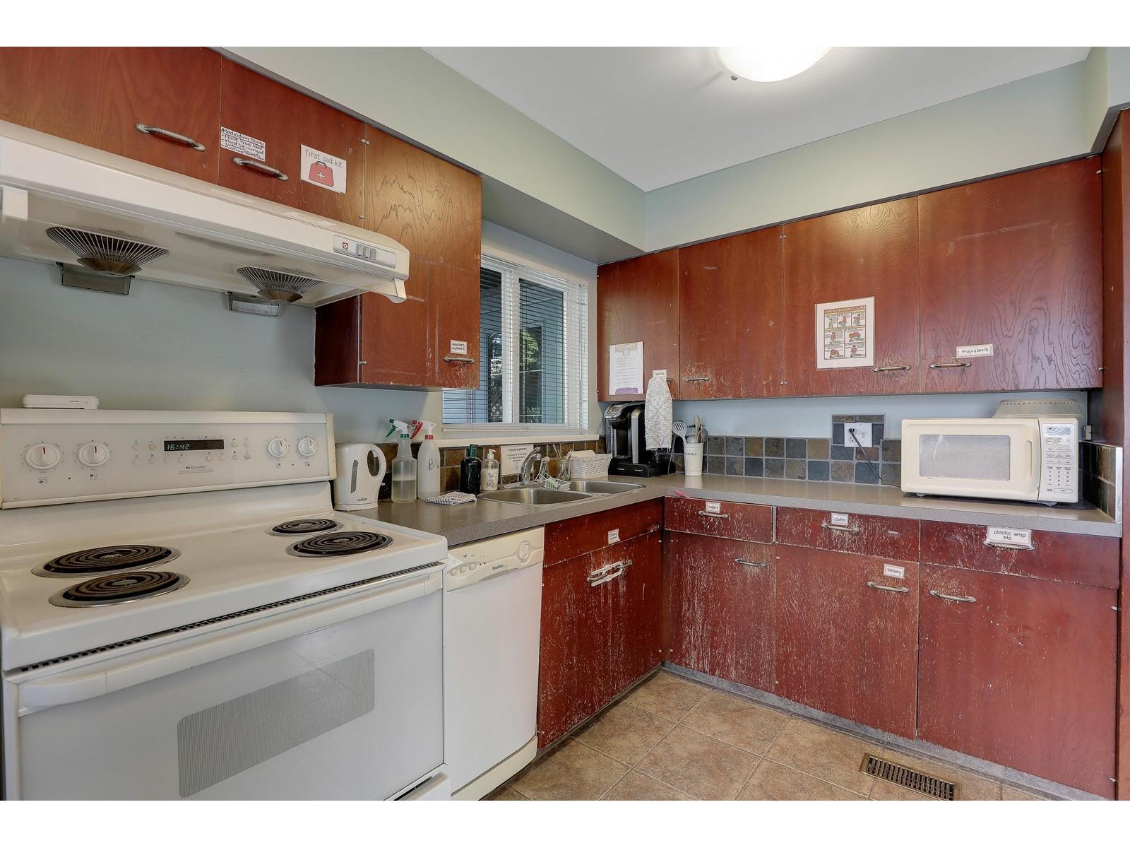 1554 Stevens Street, White Rock, BC