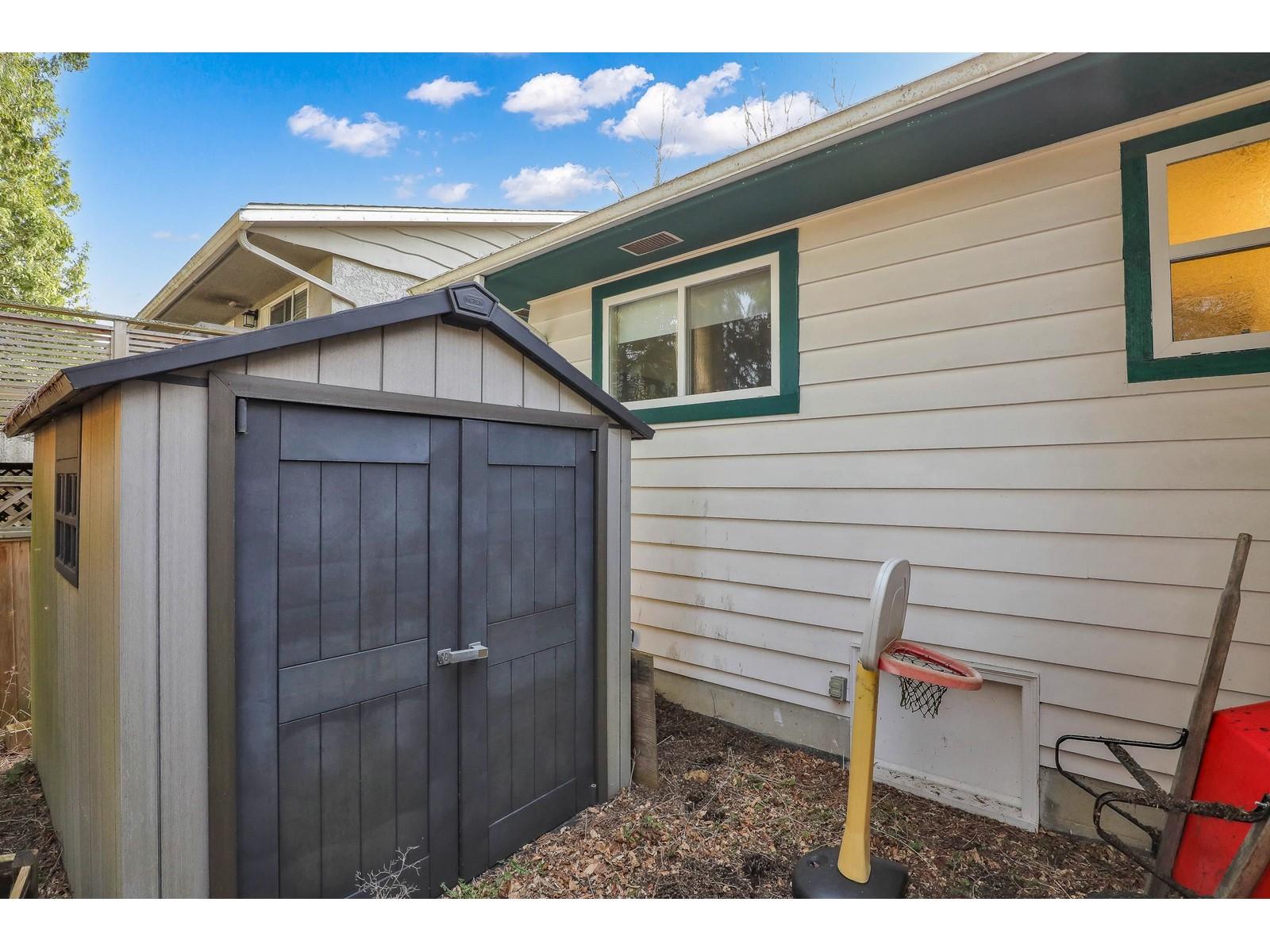 1554 Stevens Street, White Rock, BC