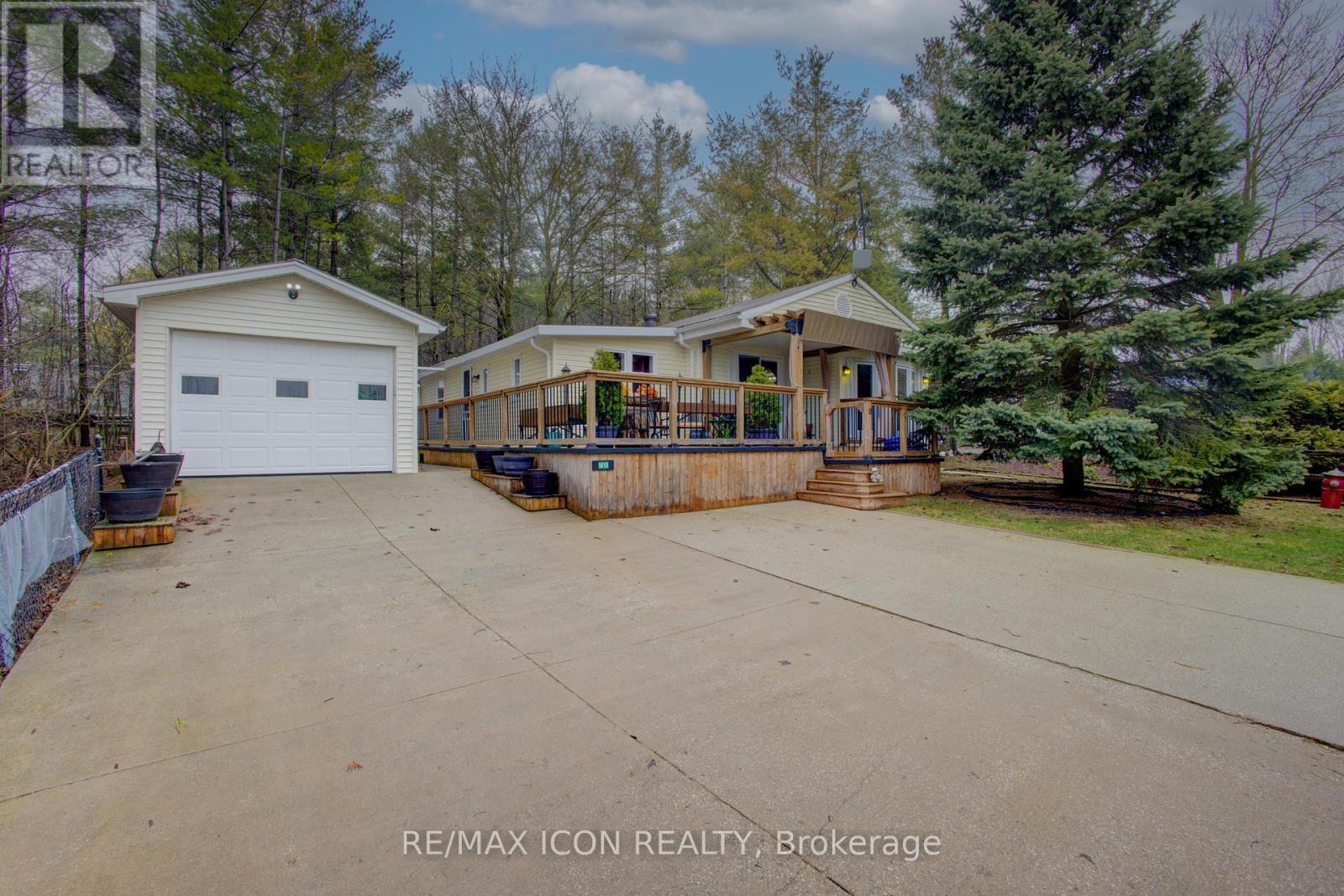 Maple 18 - 7489 Sideroad 5 E, Wellington North, ON - Outdoor