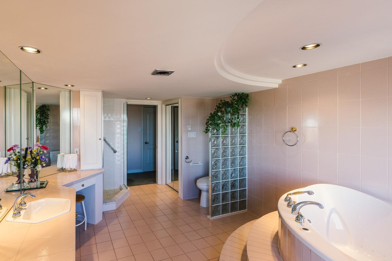 Salle de bains attenante à la CCP - 1604-795 Rue Muir, Montréal (Saint-Laurent), QC - Indoor Photo Showing Bathroom