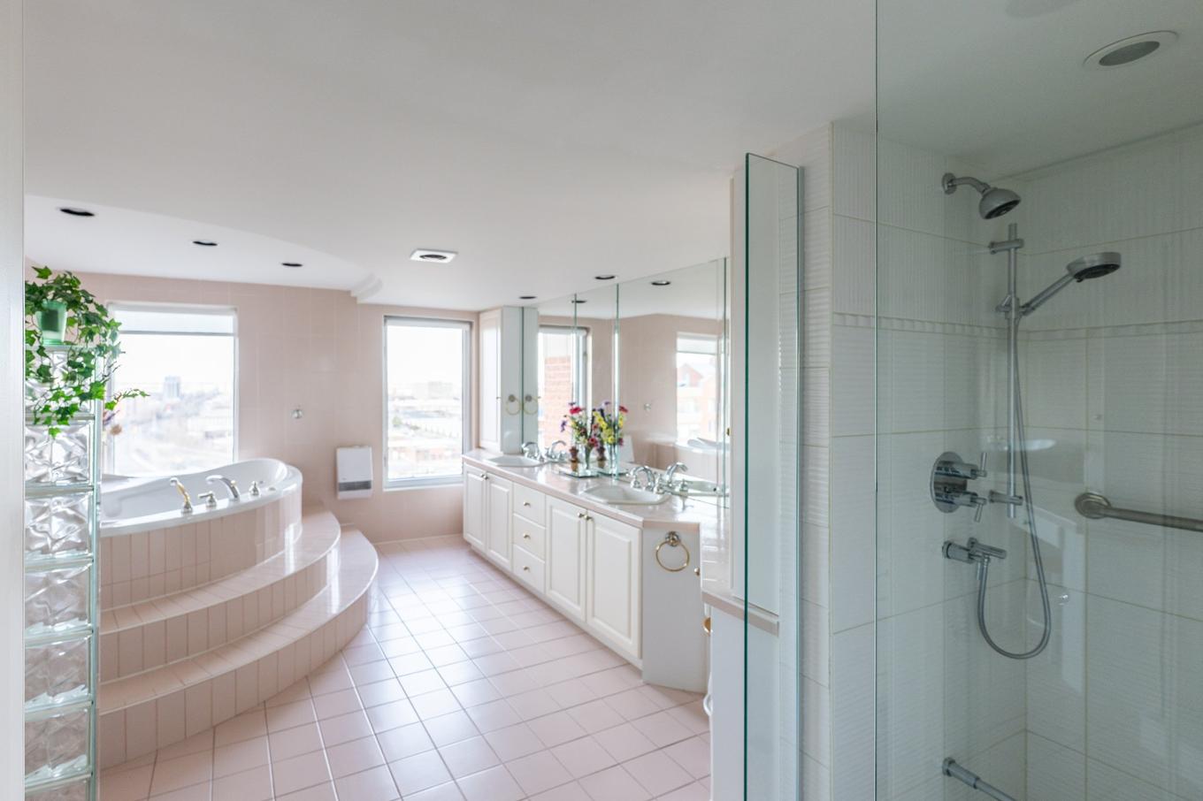 Salle de bains attenante à la CCP - 1604-795 Rue Muir, Montréal (Saint-Laurent), QC - Indoor Photo Showing Bathroom