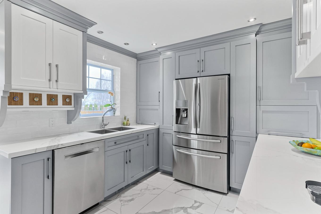 Kitchen - 1339 Boul. St-Jean-Baptiste, Mercier, QC - Indoor Photo Showing Kitchen With Double Sink With Upgraded Kitchen