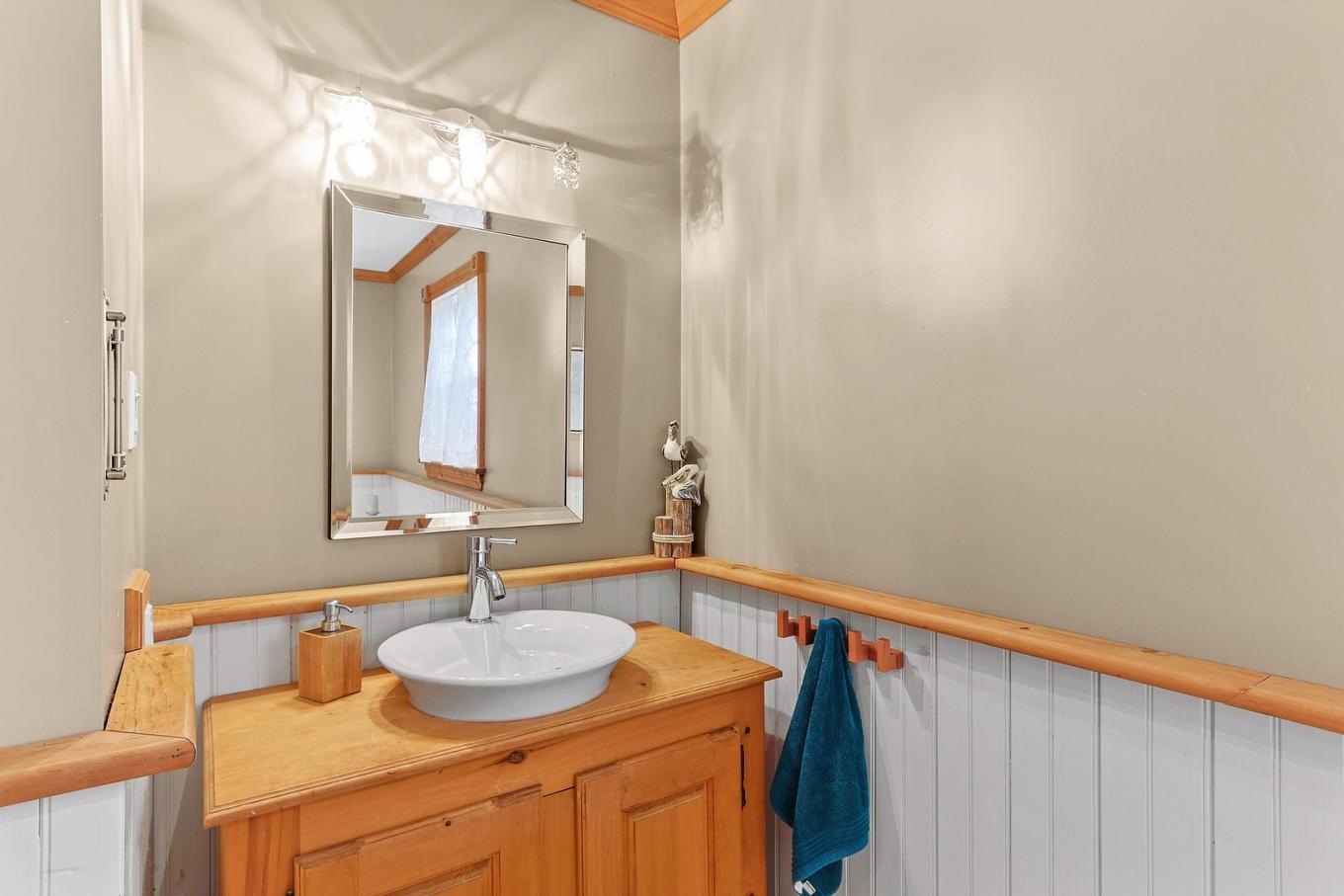 Ensuite bathroom - 1339 Boul. St-Jean-Baptiste, Mercier, QC - Indoor Photo Showing Bathroom