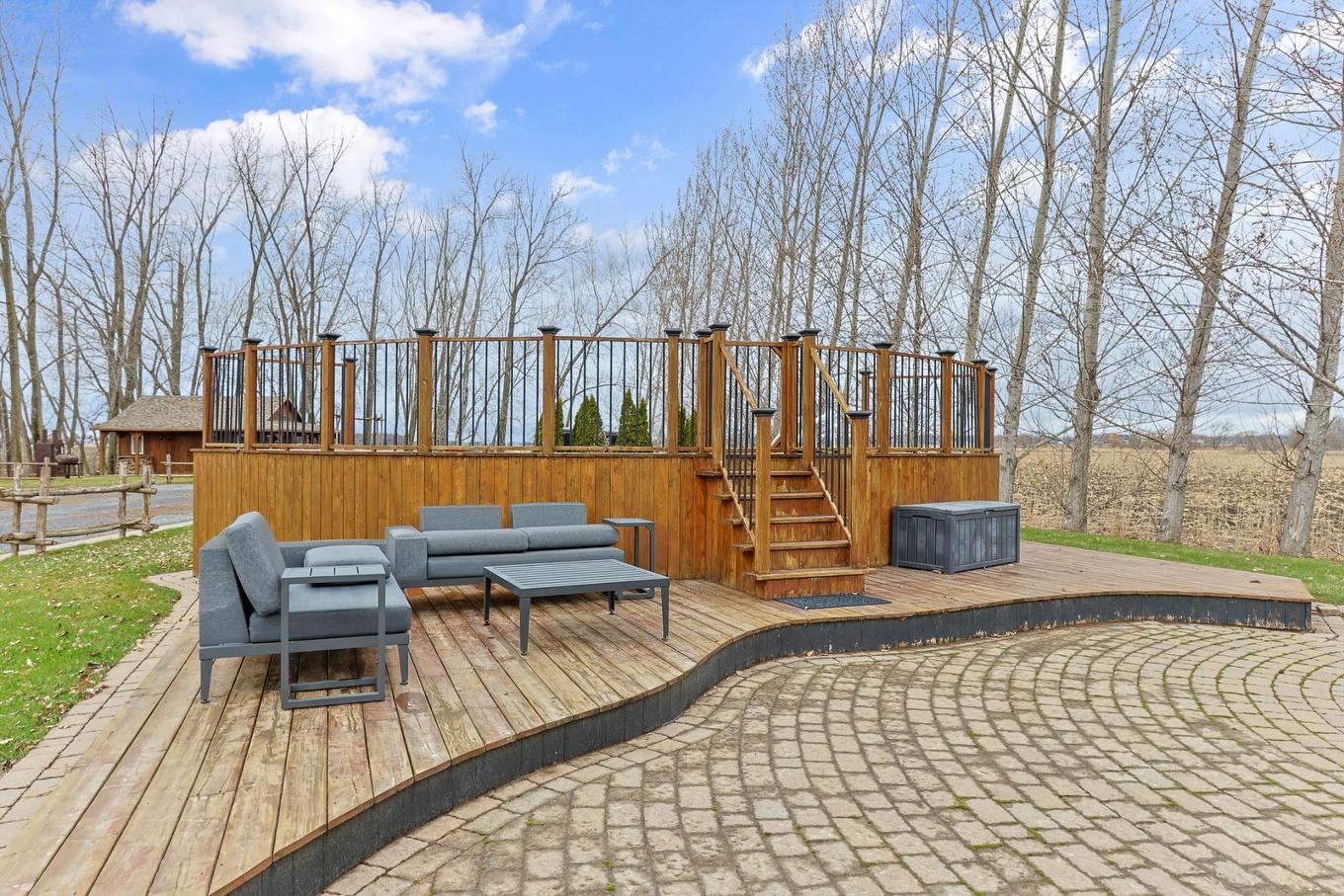 Backyard - 1339 Boul. St-Jean-Baptiste, Mercier, QC - Outdoor With Deck Patio Veranda