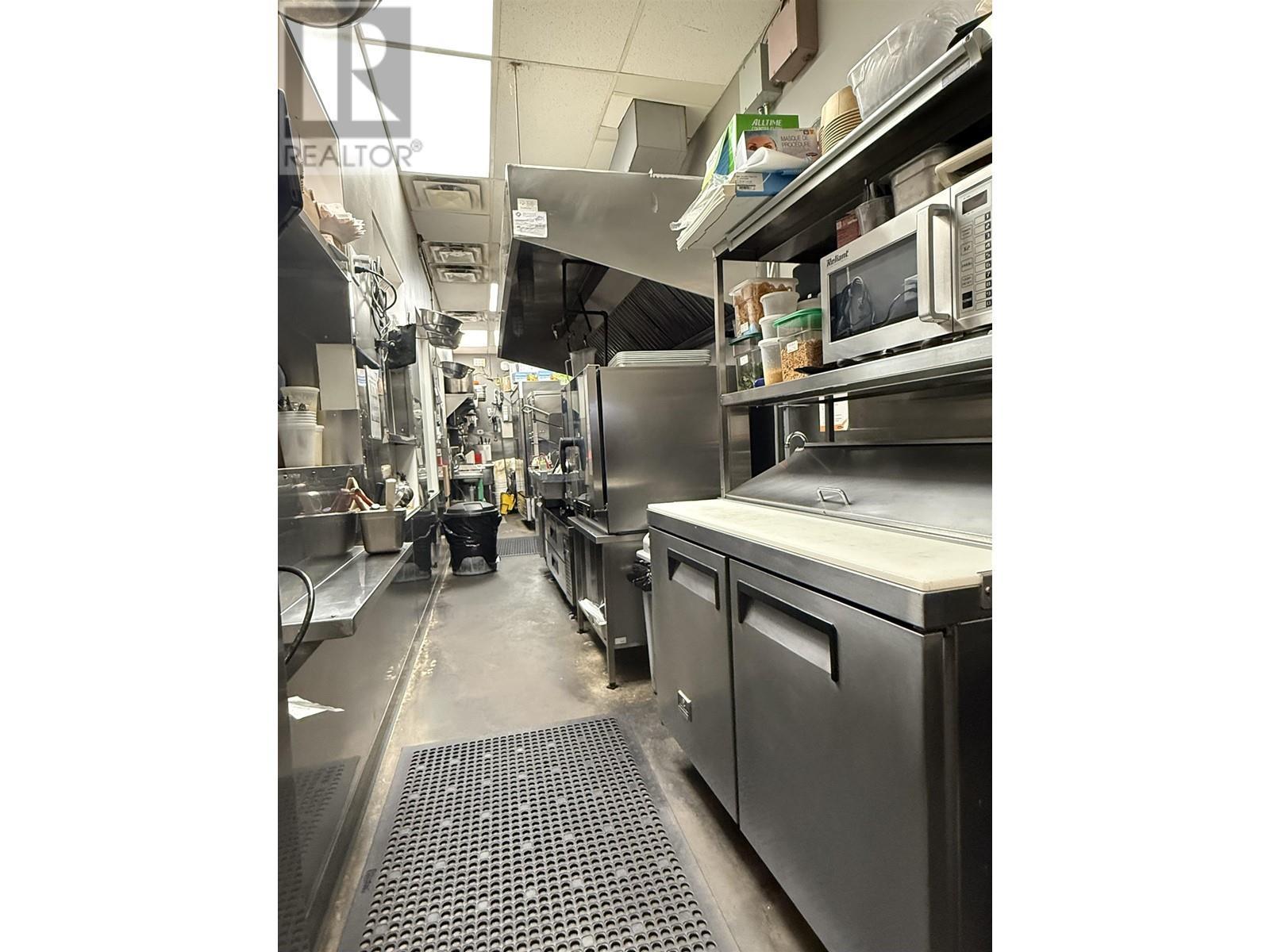 2825 W Broadway, Vancouver, BC