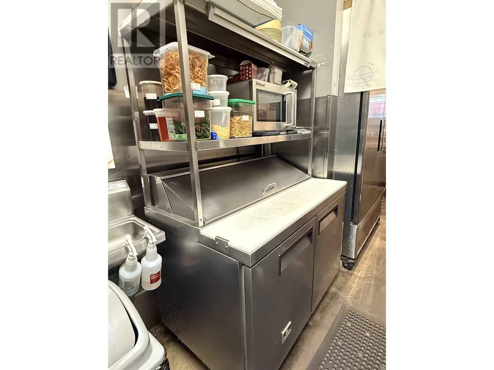 2825 W Broadway, Vancouver, BC