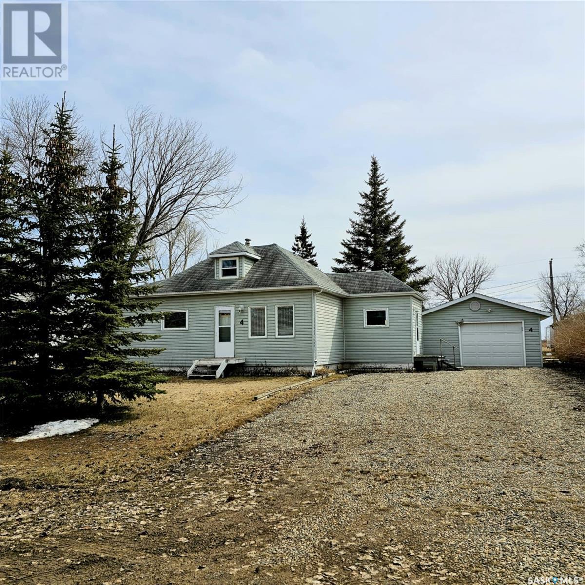 4 Walker Avenue, Yarbo, SK - Outdoor