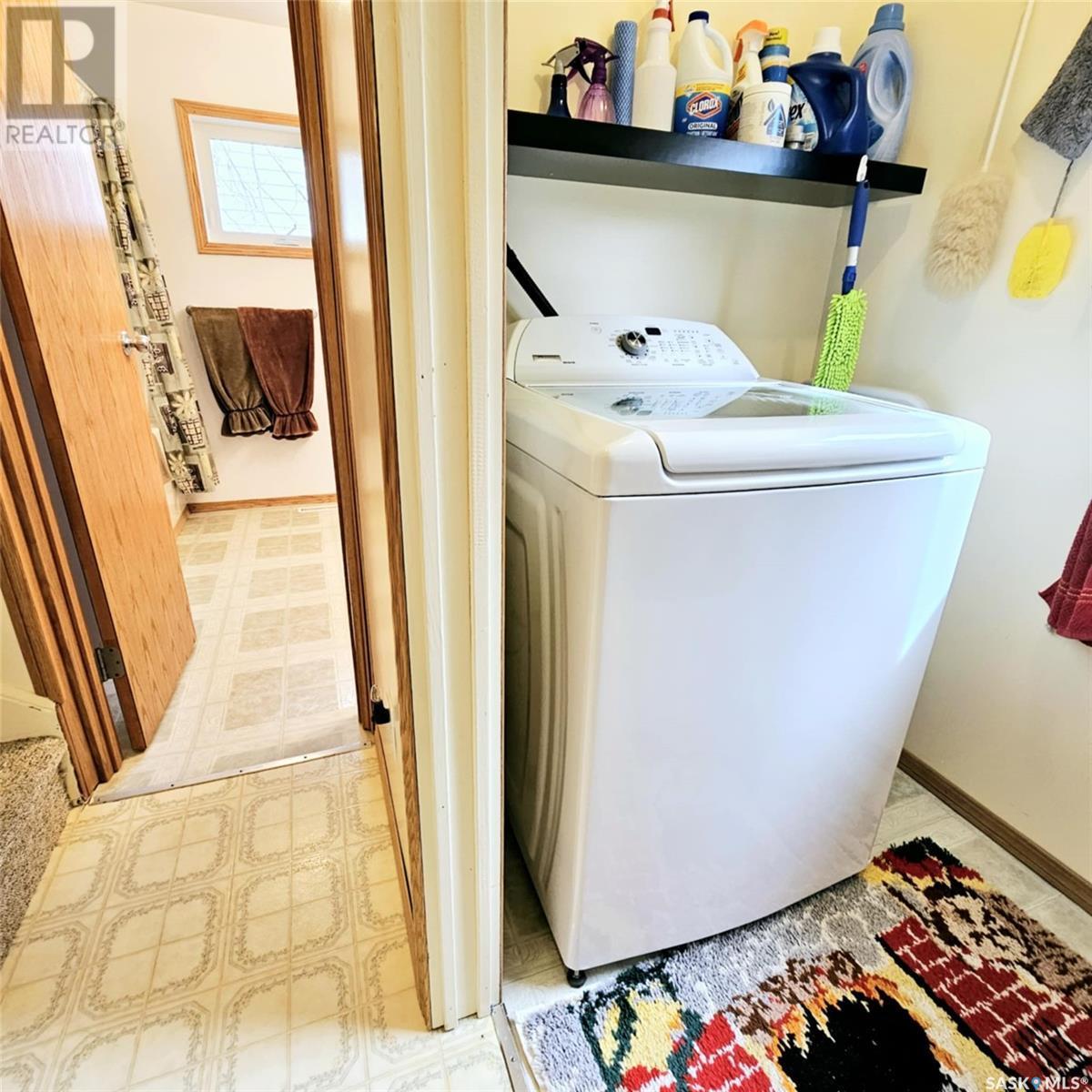 4 Walker Avenue, Yarbo, SK - Indoor Photo Showing Laundry Room
