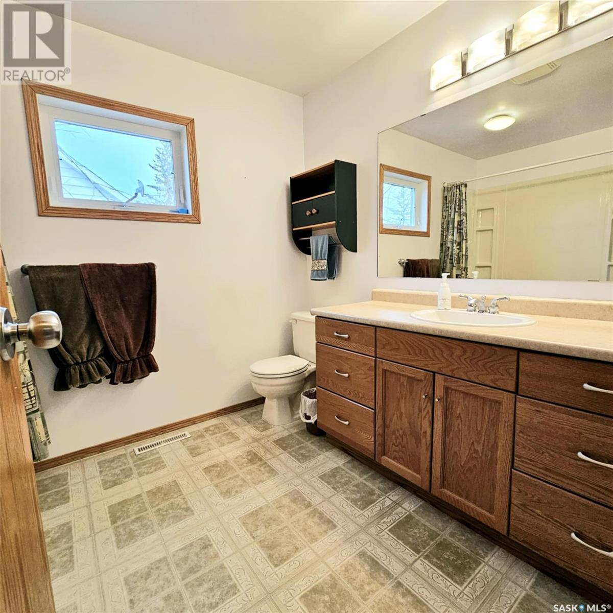 4 Walker Avenue, Yarbo, SK - Indoor Photo Showing Bathroom