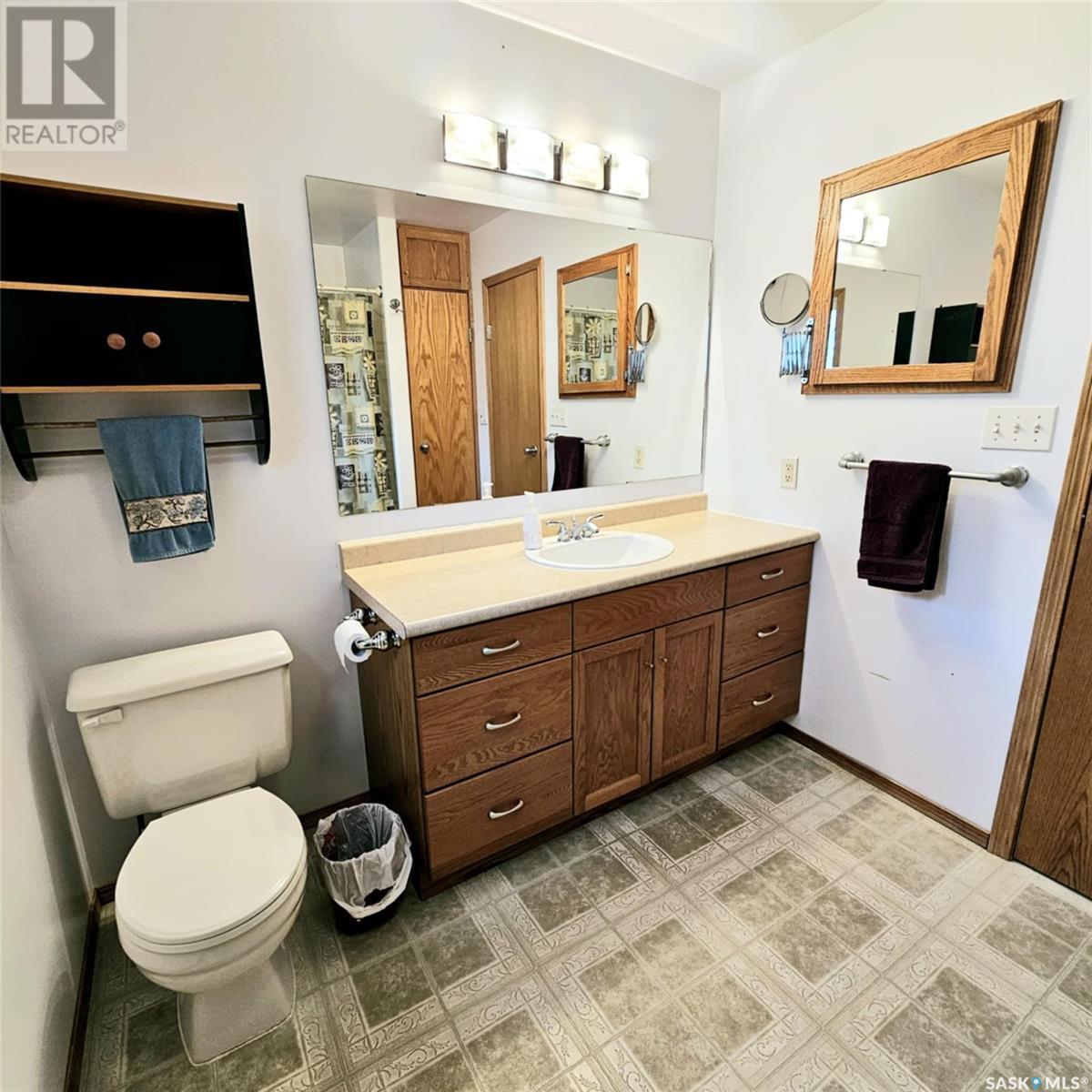 4 Walker Avenue, Yarbo, SK - Indoor Photo Showing Bathroom