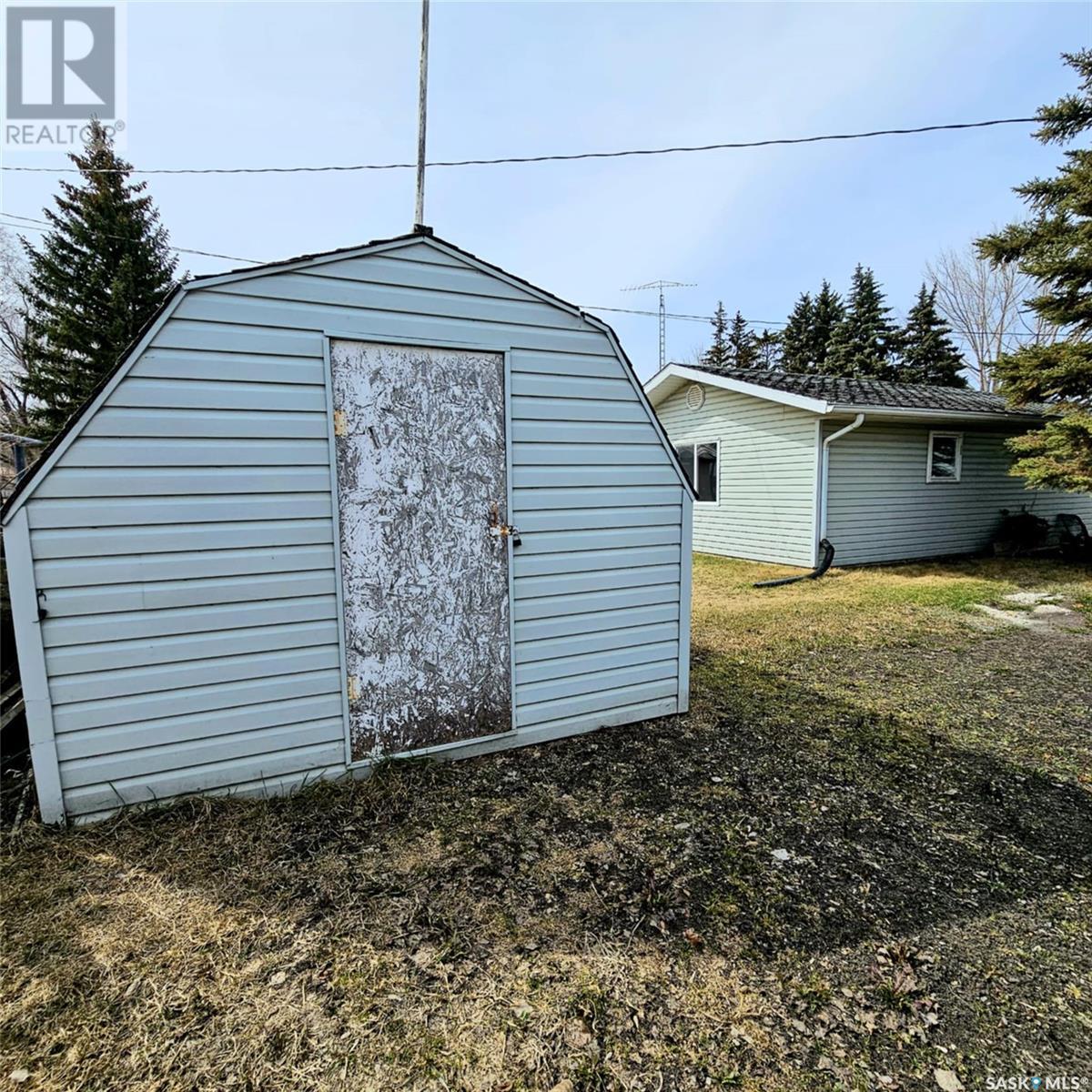 4 Walker Avenue, Yarbo, SK - Outdoor