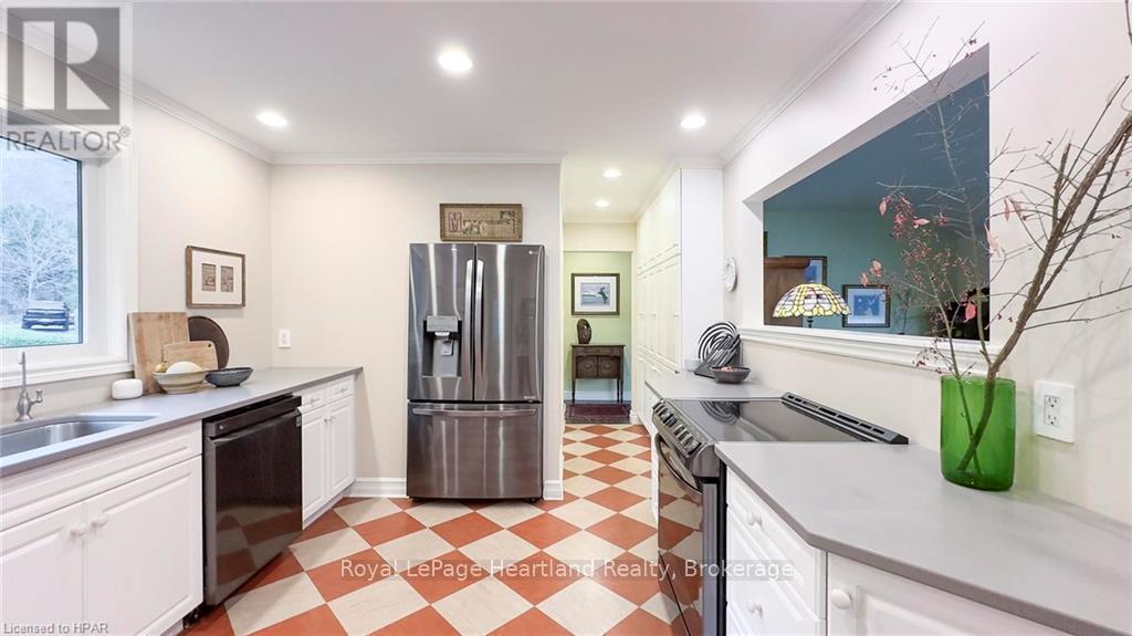 37001 Millar Street, Ashfield-Colborne-Wawanosh (Colborne), ON - Indoor Photo Showing Kitchen