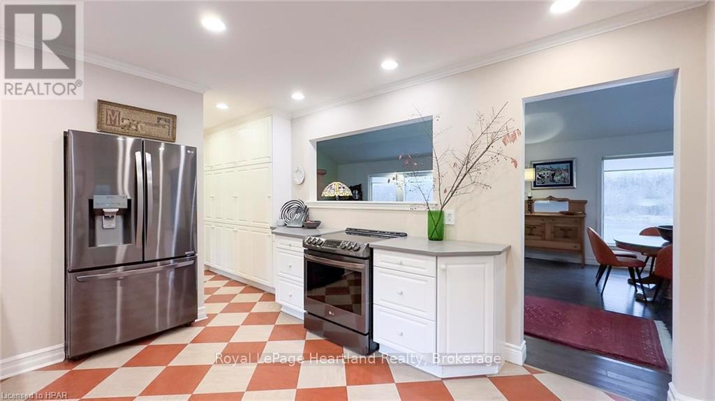 37001 Millar Street, Ashfield-Colborne-Wawanosh (Colborne), ON - Indoor Photo Showing Kitchen