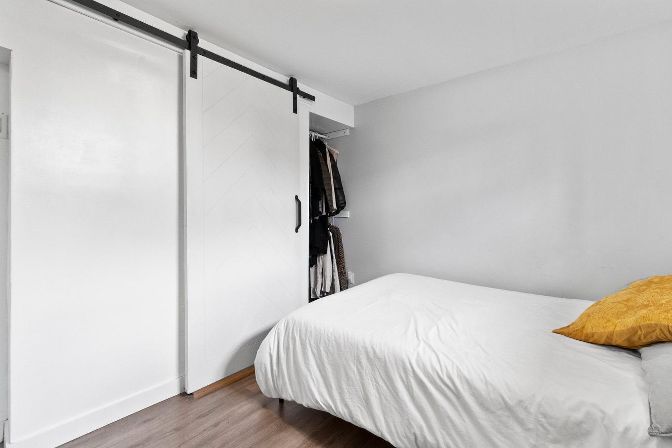 Chambre à coucher - 8320 24E Avenue, Montréal (Villeray/Saint-Michel/Parc-Extension), QC - Indoor Photo Showing Bedroom