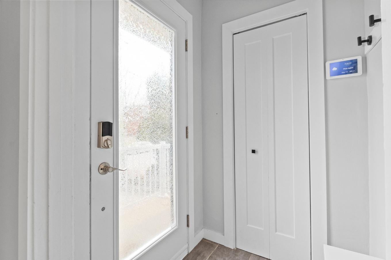 Hall d'entrée/Vestibule - 8320 24E Avenue, Montréal (Villeray/Saint-Michel/Parc-Extension), QC - Indoor Photo Showing Other Room