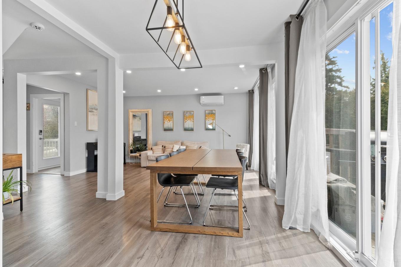 Salle à manger - 8320 24E Avenue, Montréal (Villeray/Saint-Michel/Parc-Extension), QC - Indoor Photo Showing Dining Room