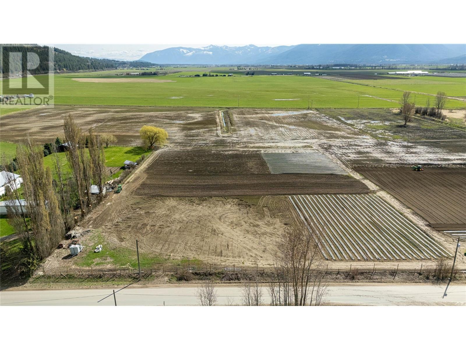 993 Duck Lake Road, Wynndel, BC