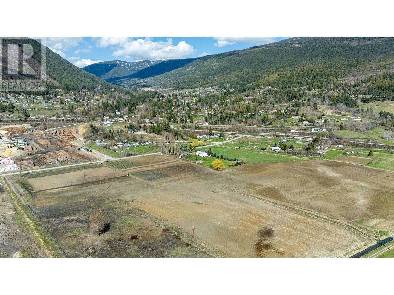 993 Duck Lake Road, Wynndel, BC