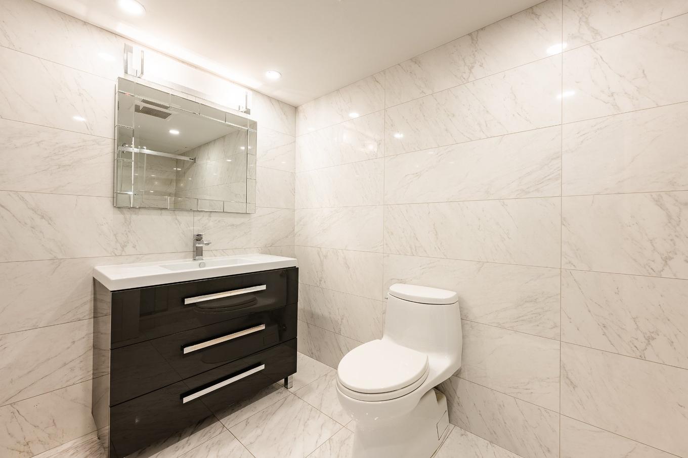 Salle de bains - 803-500 Rue De La Montagne, Montréal (Ville-Marie), QC - Indoor Photo Showing Bathroom