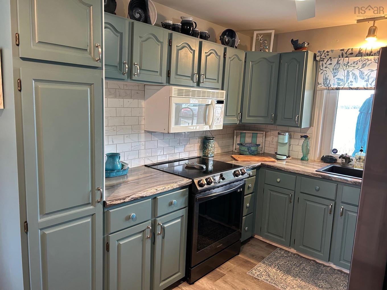 78 Fort Point Road, Lahave, NS