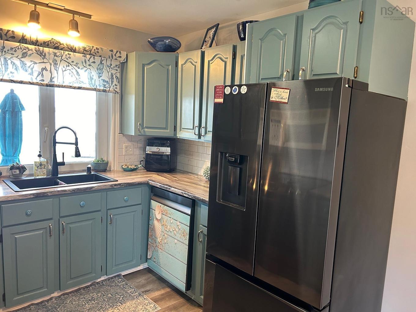 78 Fort Point Road, Lahave, NS