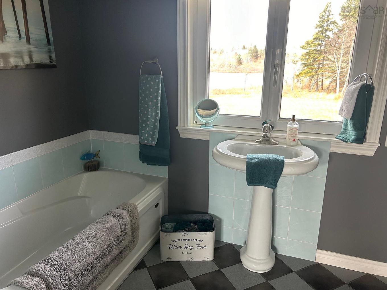 78 Fort Point Road, Lahave, NS