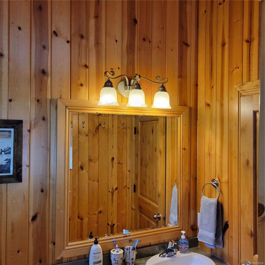 326 Tower Rd, Bamfield, BC