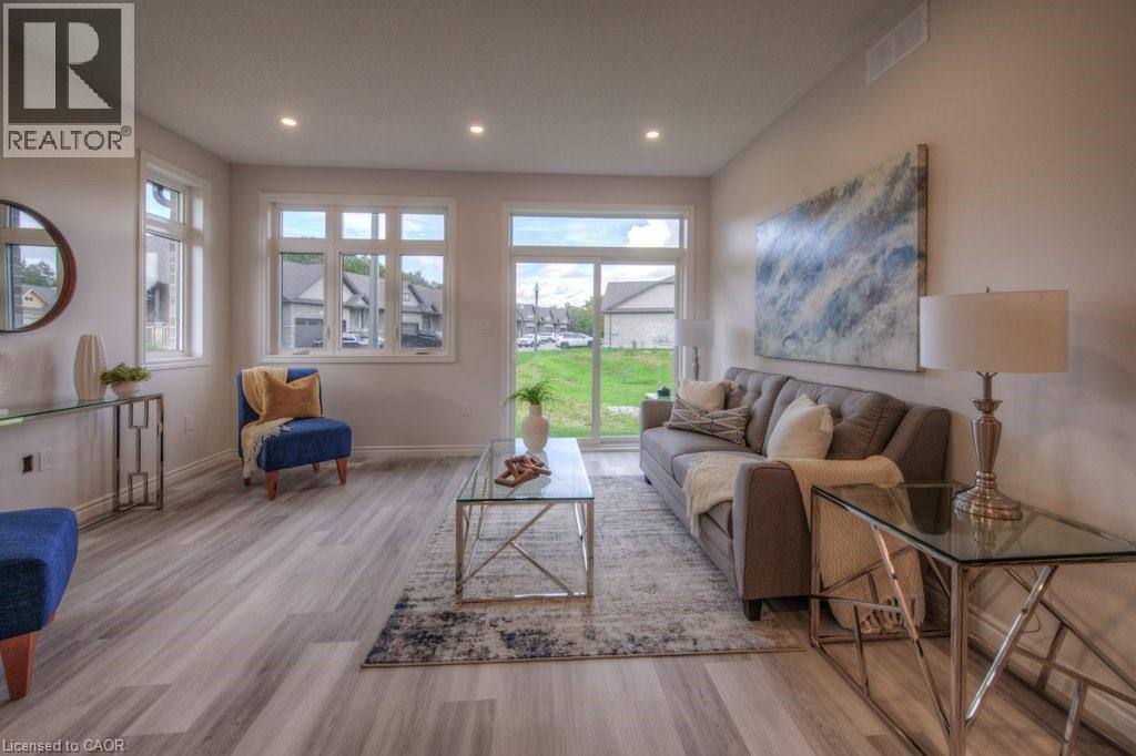 48 Main Street E, Innerkip, ON - Indoor Photo Showing Living Room