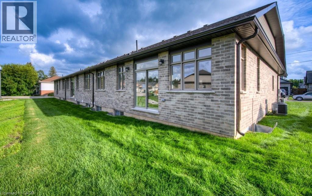 48 Main Street E, Innerkip, ON - Outdoor