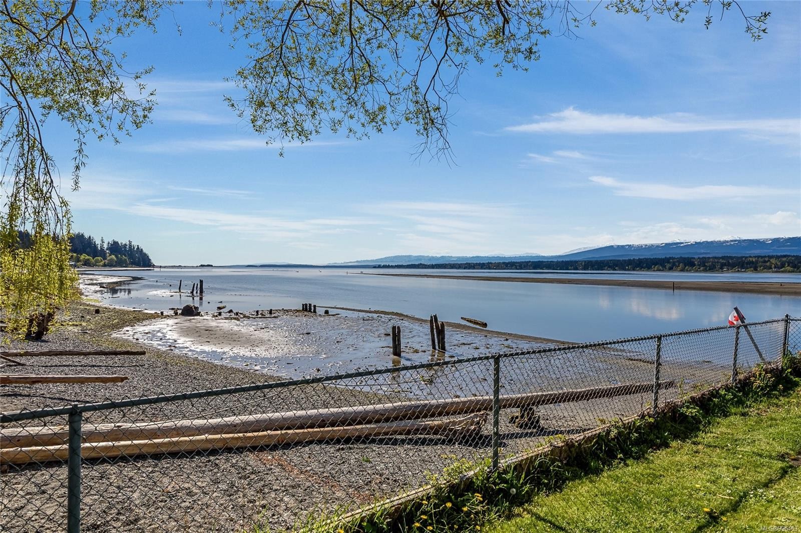 3025 Comox Rd, Courtenay, BC