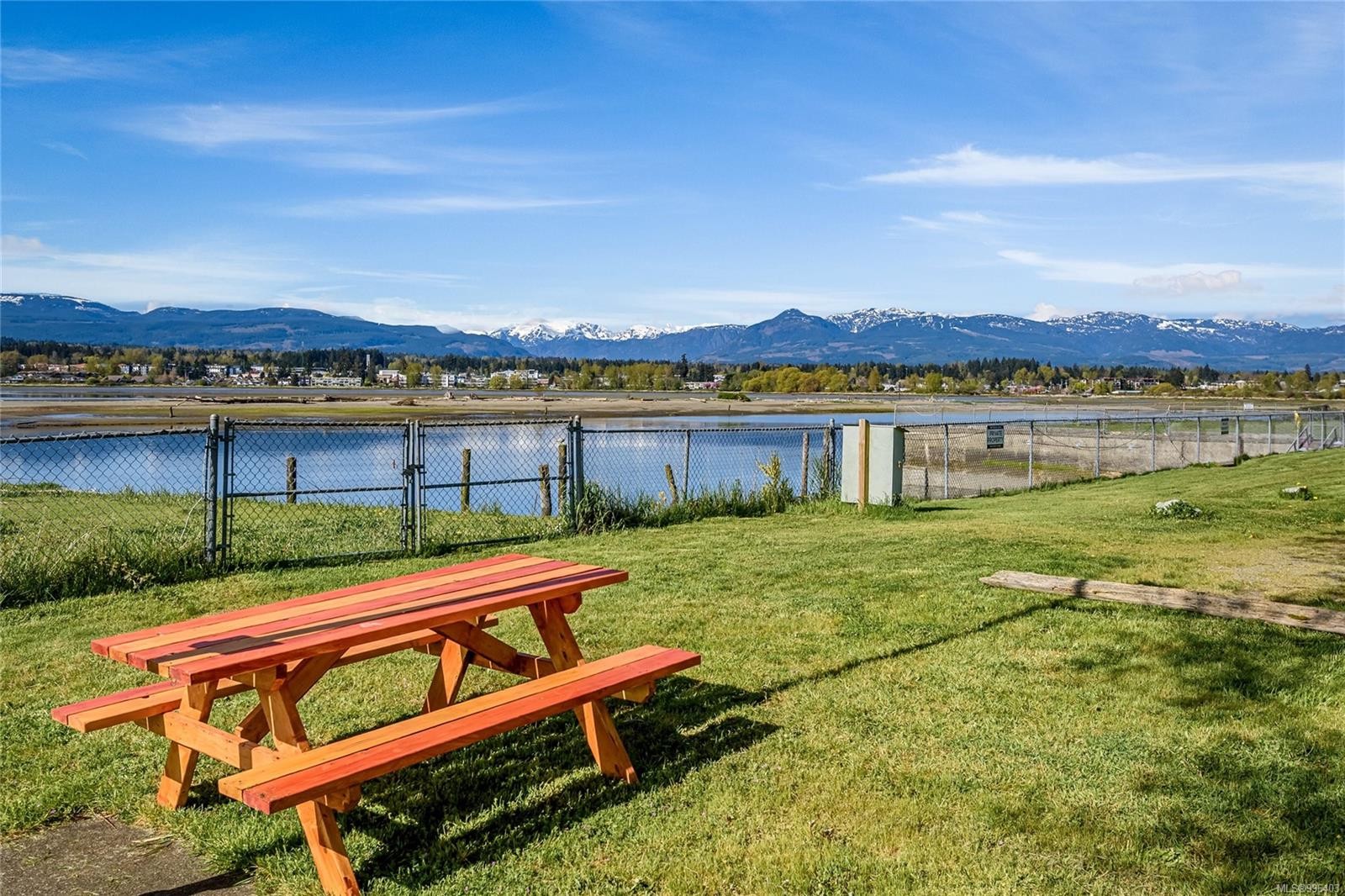 3025 Comox Rd, Courtenay, BC