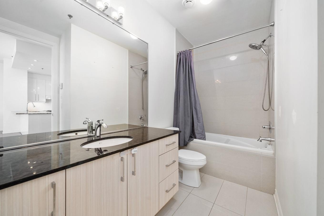 Salle de bains - 618-3625 Rue Jean-Gascon, Montréal (Saint-Laurent), QC - Indoor Photo Showing Bathroom