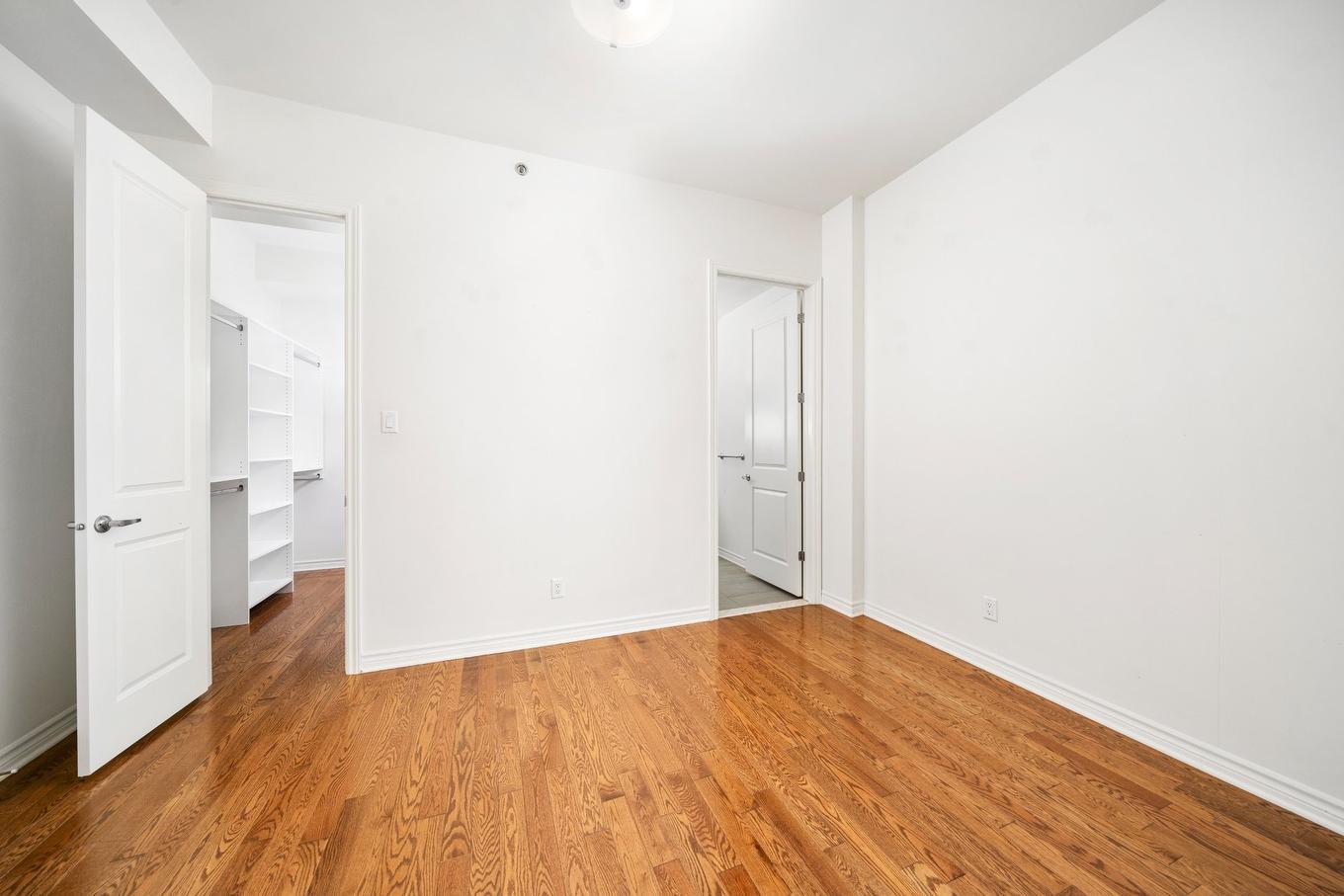 Bureau - 618-3625 Rue Jean-Gascon, Montréal (Saint-Laurent), QC - Indoor Photo Showing Other Room