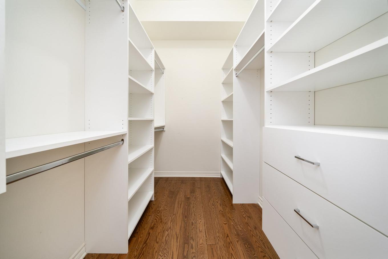 Penderie (Walk-in) - 618-3625 Rue Jean-Gascon, Montréal (Saint-Laurent), QC - Indoor With Storage