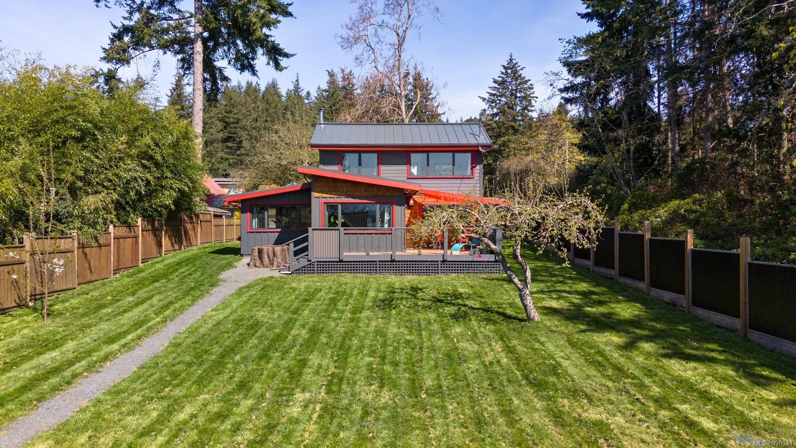 1304 Midden Rd, Comox, BC