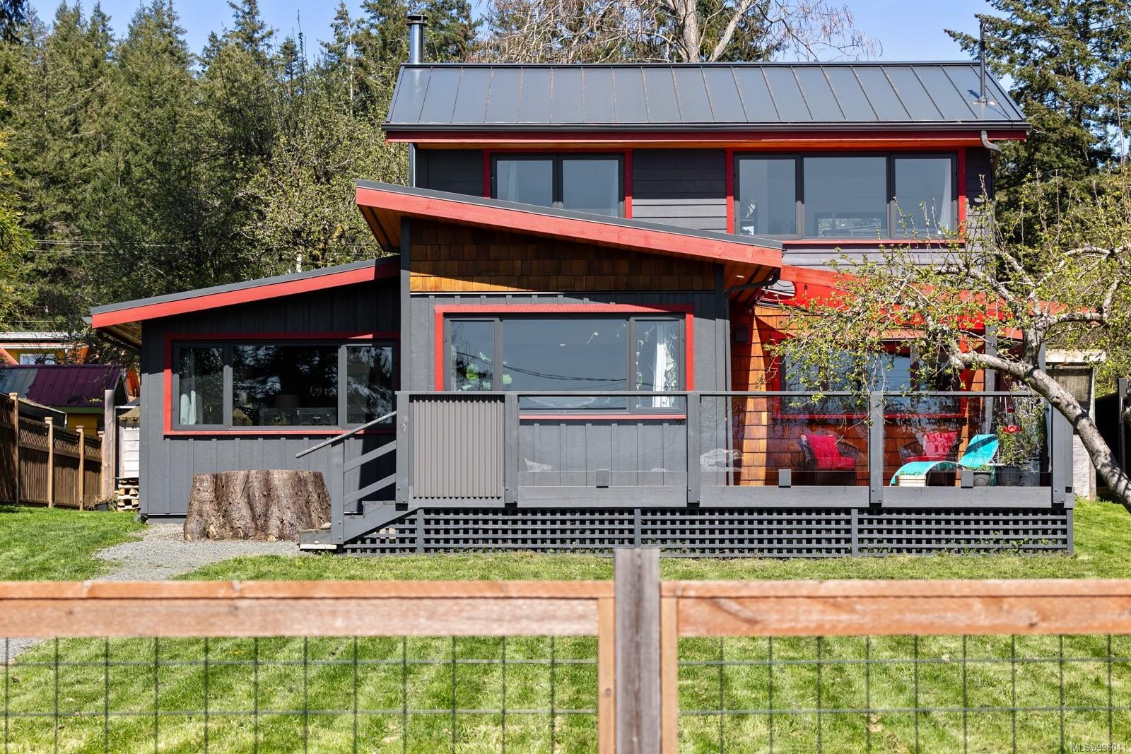 1304 Midden Rd, Comox, BC