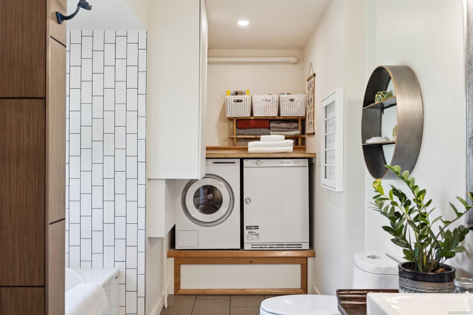 1304 Midden Rd, Comox, BC