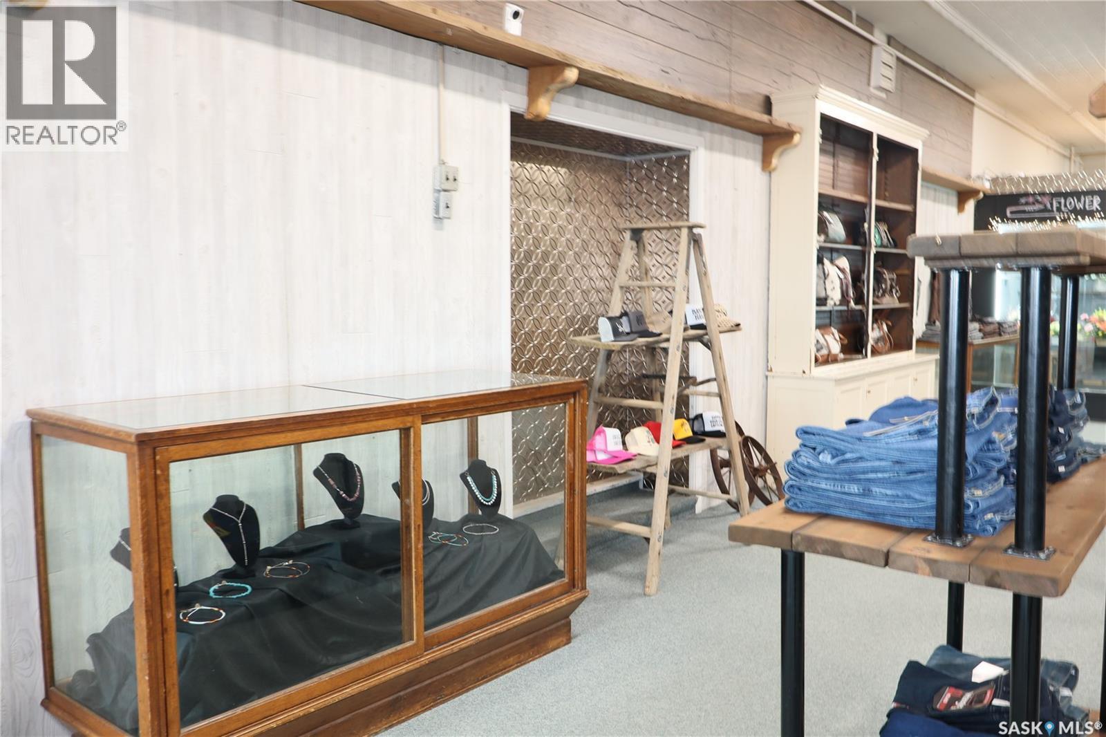 128 Centre Street, Assiniboia, SK