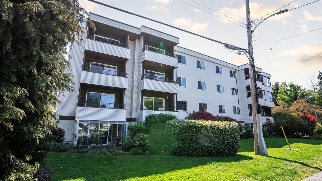404-1571 Mortimer St, Saanich, BC - Outdoor With Facade