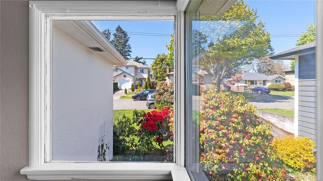 903 Shirley Rd, Esquimalt, BC