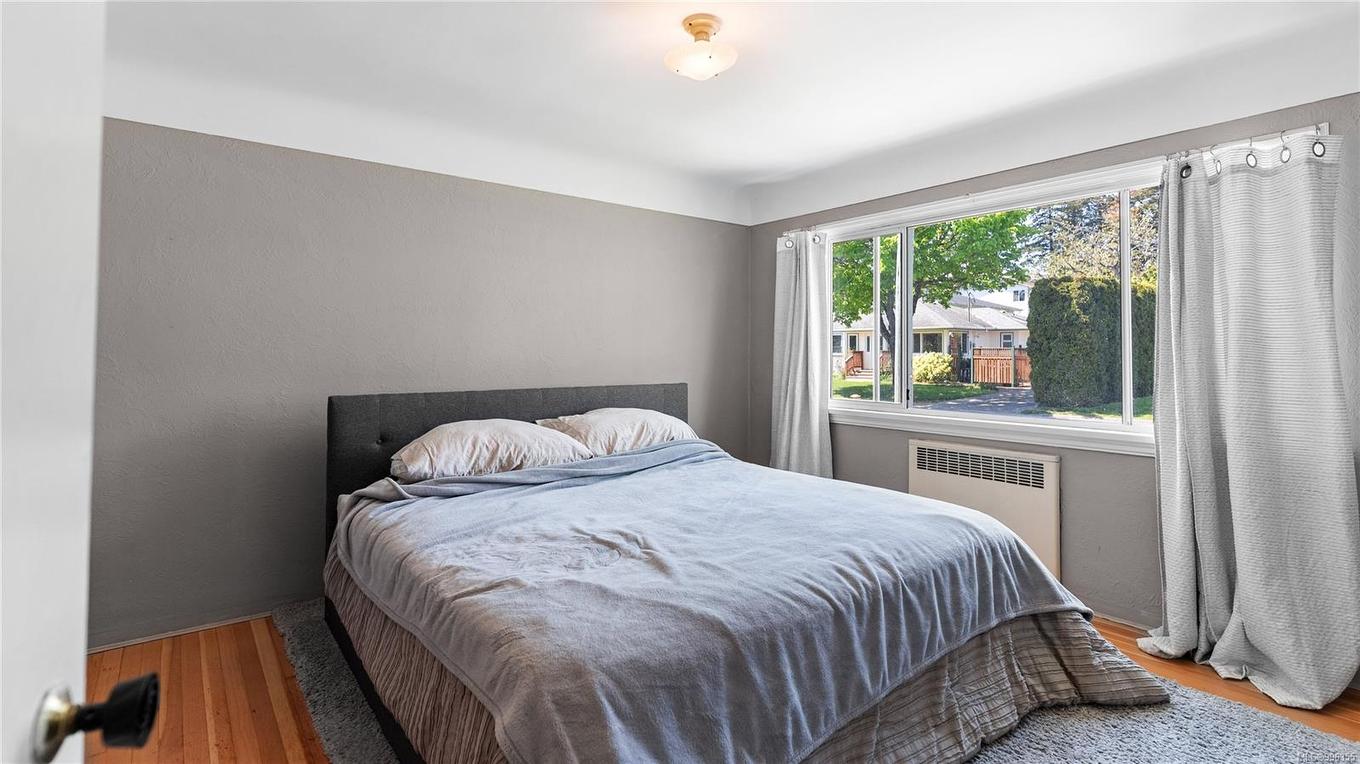 903 Shirley Rd, Esquimalt, BC