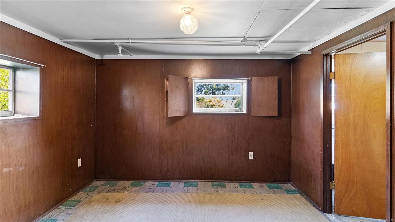 903 Shirley Rd, Esquimalt, BC